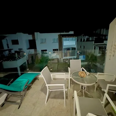 Sunny Escape, Protaras, Cyprus 普罗塔拉斯